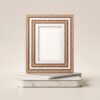 Place_object_onto_pedestal_2K_202607071722 3bro-y19-22 برواز