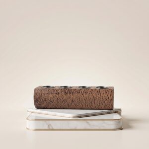 Place_object_onto_pedestal_2K_202607091238 W-101