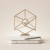 Place_object_onto_pedestal_2K_202607141509 معدن بلوره SS-158-157-156