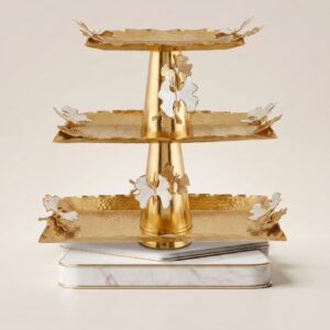 Place_object_onto_pedestal_2K_202607151823 شياله 3 دور مزخرف