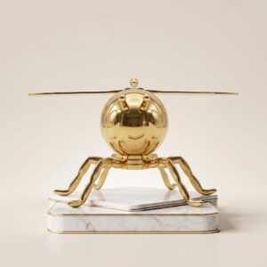 Place_object_onto_pedestal_2K_202607161409 نحوله عسل جناحين واحد ذهبي وسط عبوه 48 GG-1273