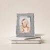 Place_object_onto_pedestal_2K_202607211821 3 bro-tas-15