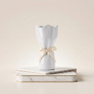 Place_object_onto_pedestal_2K_202607281503 فازه سيراميك أبيض وبيج GF9328