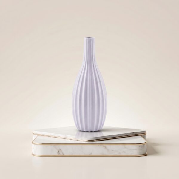 Place_object_onto_pedestal_2K_202607281507 فازه سيراميك مط ابيض GF9295