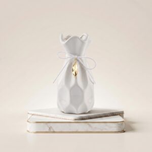 Place_object_onto_pedestal_2K_202607281512 فازه سيراميك ابيض وبيج م ٢ GF8854